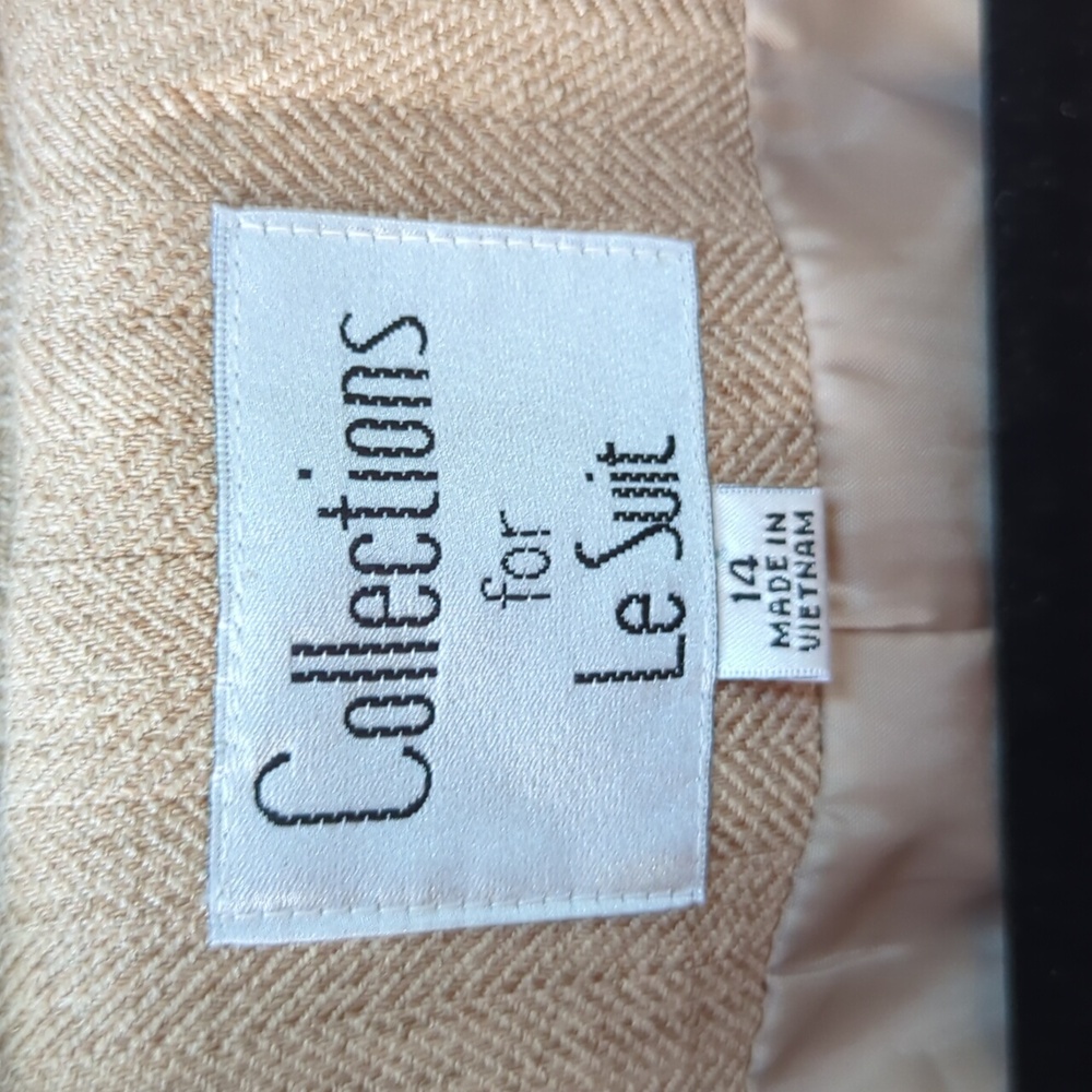 Le Suit, Lightweight Beige Blazer. Sz 14 - Picture 2 of 8